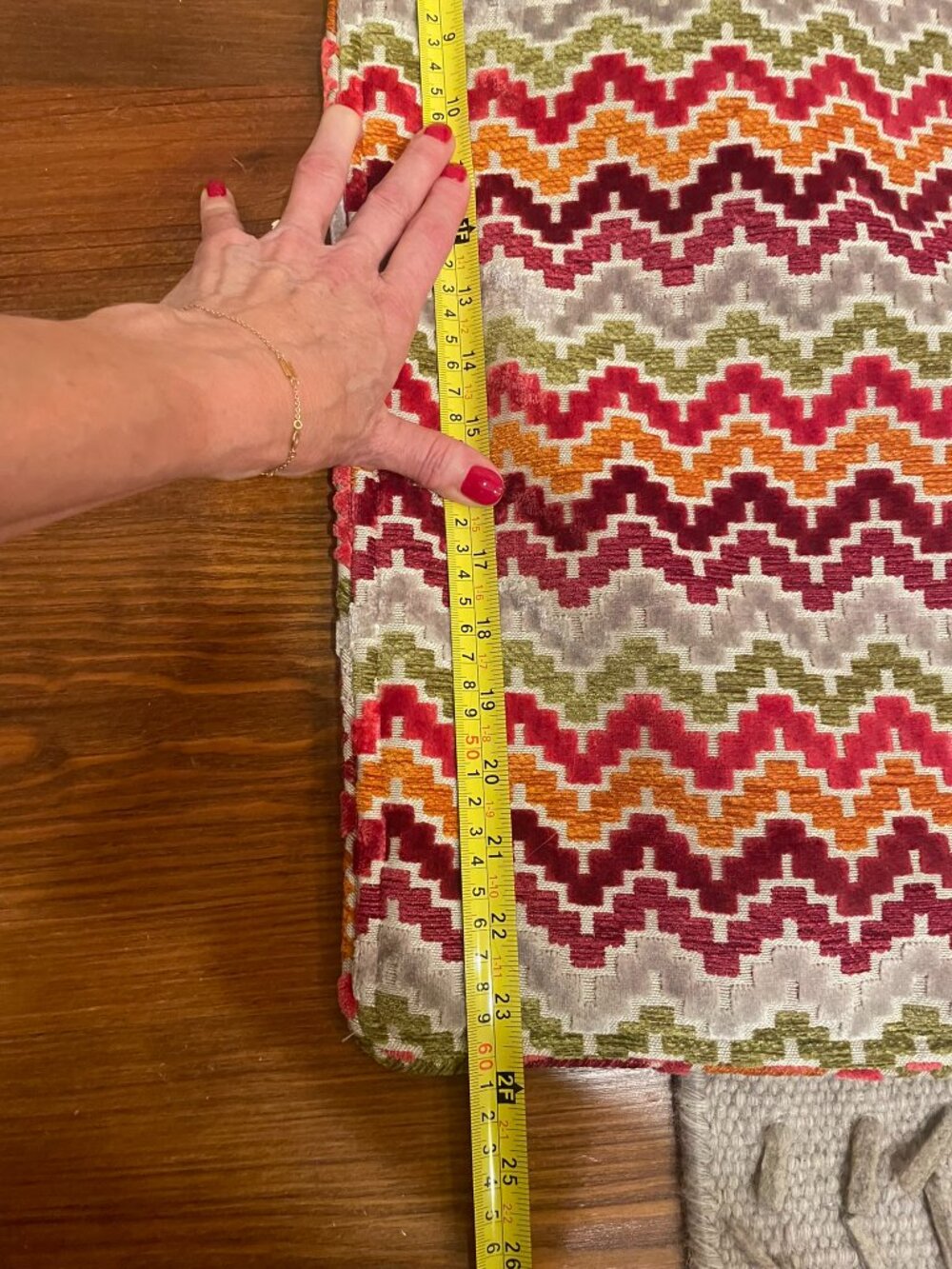 Euro shams and bed scarf - Picture 9 of 10